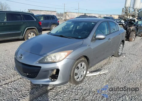 2013 Mazda Mazda3 I Sv z USA, uszkodzony, nr VIN JM1BL1TF9D1740636